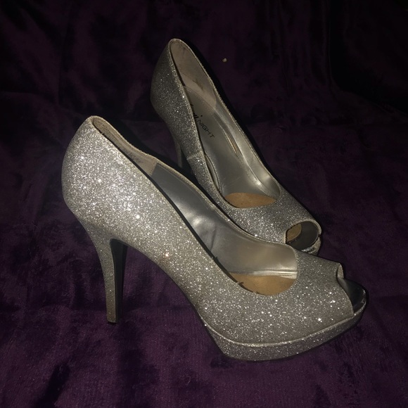 FIONI Clothing Shoes - ❤️(5/$8) Sparkly Glitter High Heel Pumps